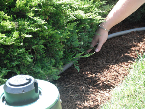 VariThrow Intelligent Sprinkler - Waters the Exact Shape of Your Lawn