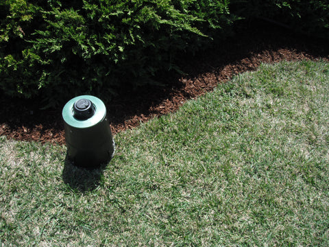 VariThrow Intelligent Sprinkler - Waters the Exact Shape of Your Lawn