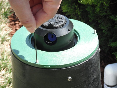 VariThrow Intelligent Sprinkler - Waters the Exact Shape of Your Lawn