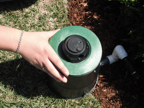 VariThrow Intelligent Sprinkler - Waters the Exact Shape of Your Lawn